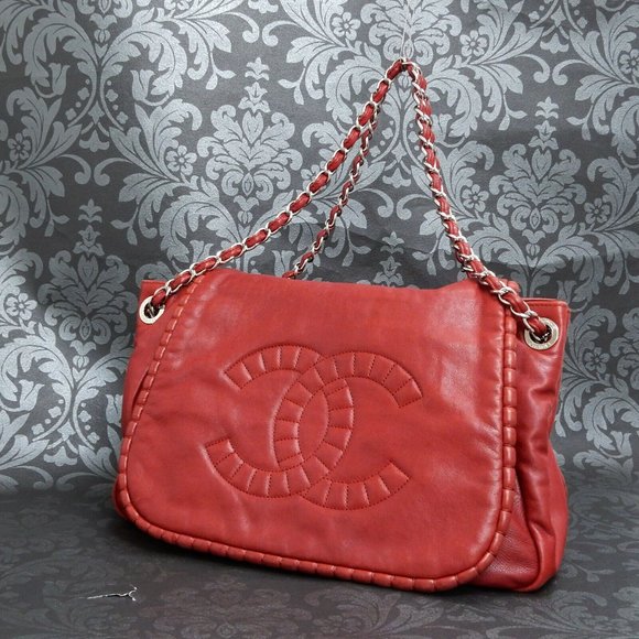 MINT! CHANEL RED LAMB SKIN SHOULDER BAG! WOW! - Picture 1 of 9